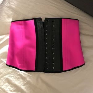 Waist trainer